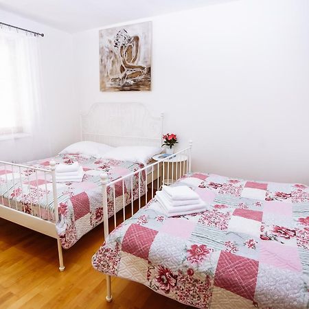 Beautiful Apartment In Central Residence Прага Екстер'єр фото