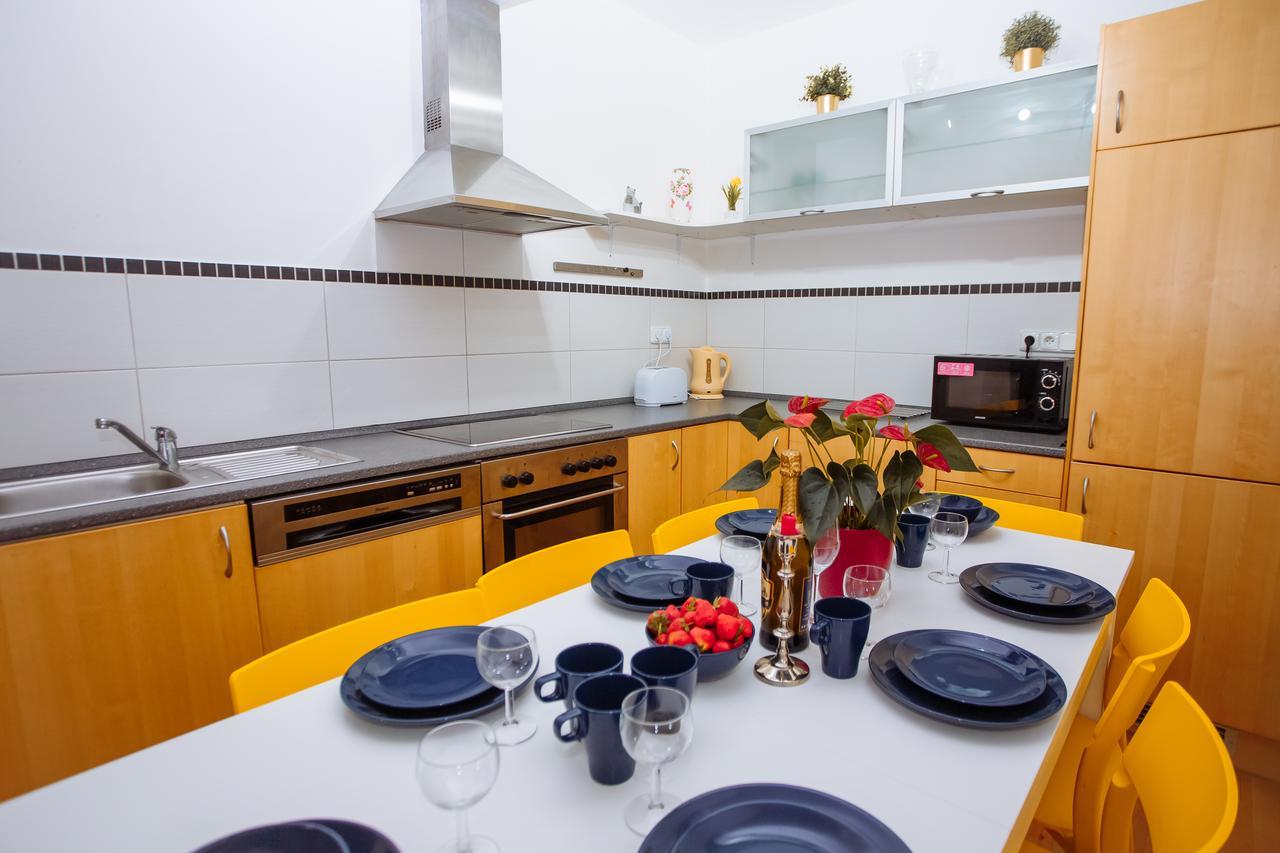 Beautiful Apartment In Central Residence Прага Екстер'єр фото
