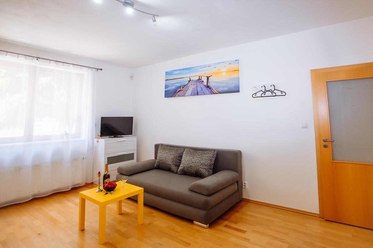 Beautiful Apartment In Central Residence Прага Екстер'єр фото