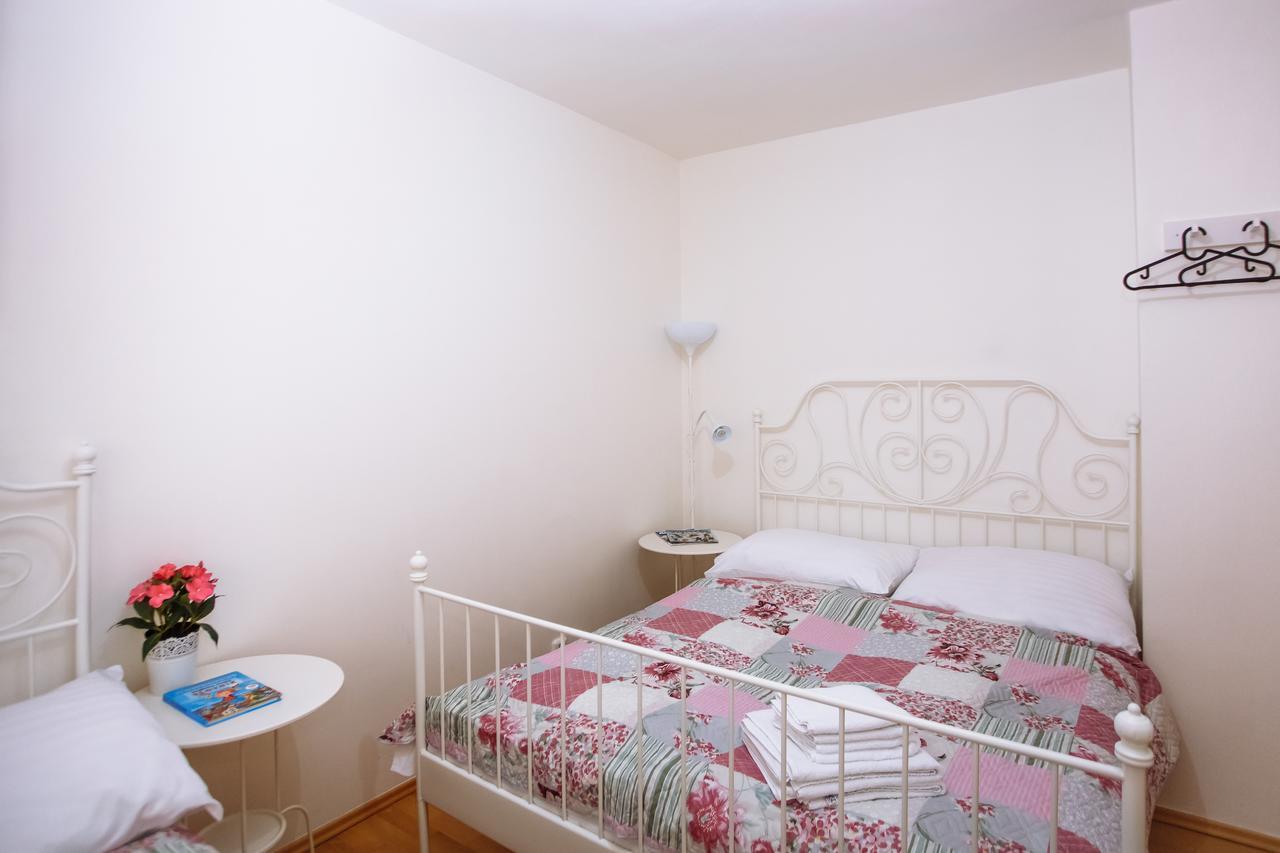 Beautiful Apartment In Central Residence Прага Екстер'єр фото